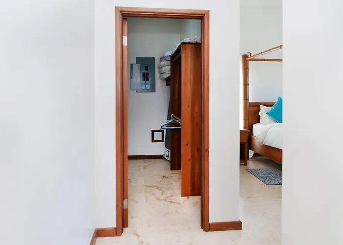 Residences At Barrier Reef 1-3b Oceanfront 2 Bedroom By Floreo Holiday home San Pedro (Ambergris Caye)